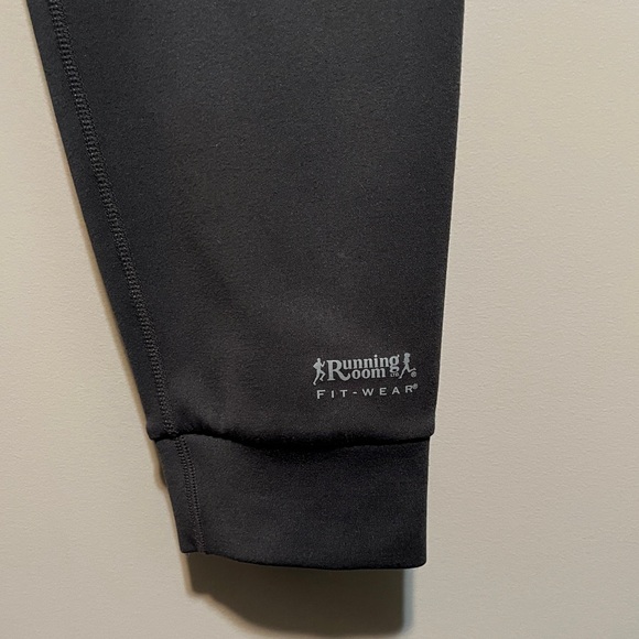 Running Room Women's Gray Joggers, size S - Picture 4 of 9